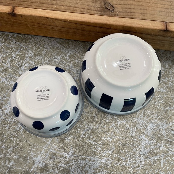 Grace Pantry” Round Striped/Polka Dot Food storage containers 
Porcelain - Picture 4 of 7